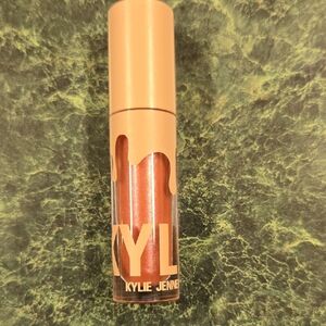 Kylie Jenner Lip Gloss In Always Sleighing